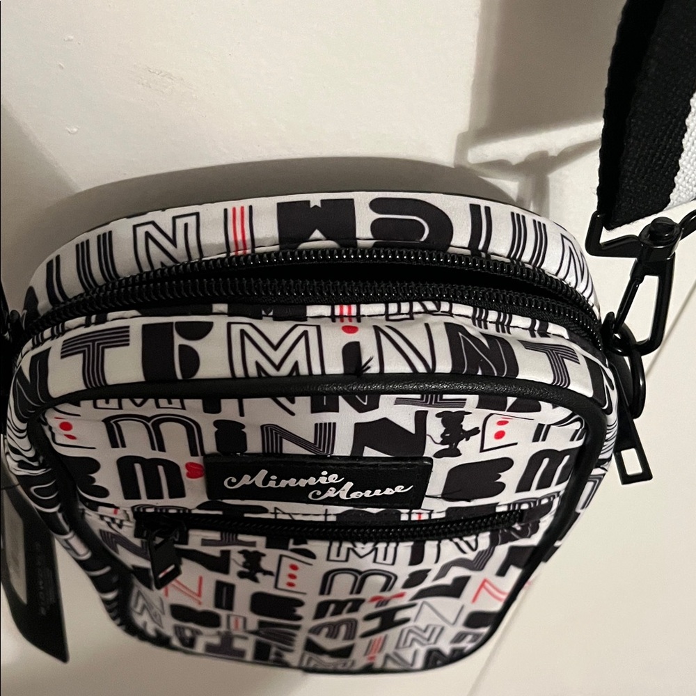 Bioworld Disney Minnie Mouse Black and Red Small Mini Messenger Bag Purse NWT - Picture 5 of 14